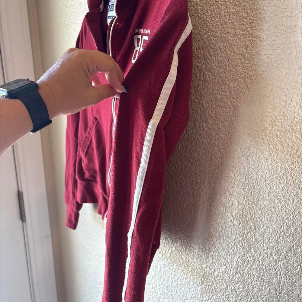Y2K 2003 Tommy Hilfiger burgundy zip-up hoodie - Picture 4 of 8